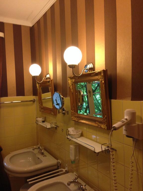 Hotel B&B Bredl In Der Villa Ballestrem シュトラウビング エクステリア 写真