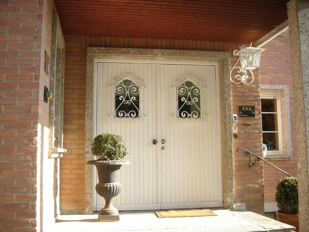Hotel B&B Bredl In Der Villa Ballestrem シュトラウビング 部屋 写真